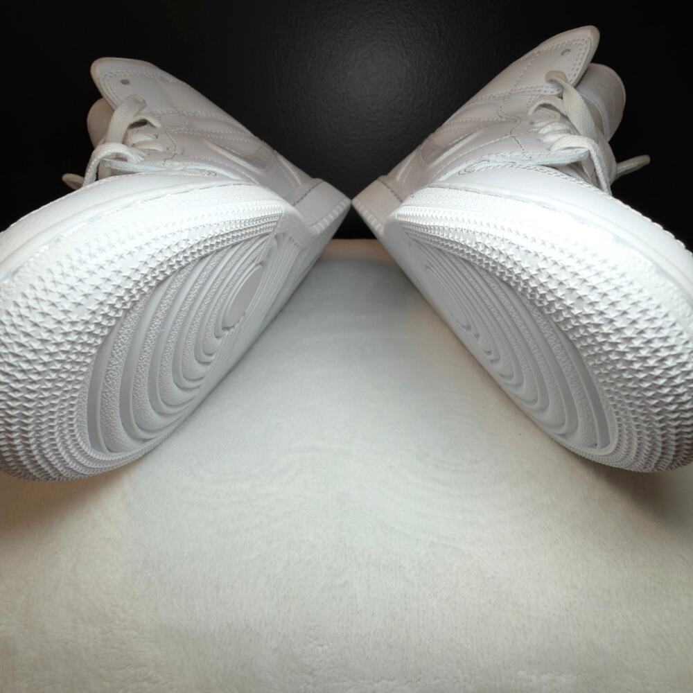 Nike Air Jordan 1 Mid “Triple White” – DV0991-111 | 8.5W - Picture 6 of 10